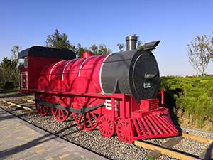 公園蒸汽火車雕塑造型
